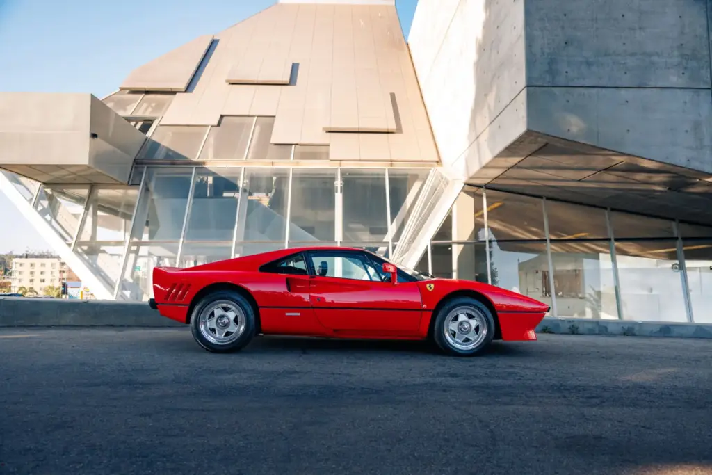 Precios Ferrari 2026: la escasez de originales dispara el precio de martillo del Cavallino 1 Motor16 Ferrari 288 GTO 1985 subasta rm sothebys monterey 2026 11 Motor16