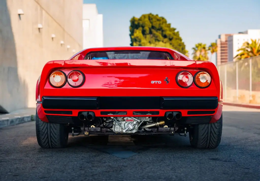 Un Ferrari 288 GTO de 1985 casi a estrenar va a por el récord en Monterrey