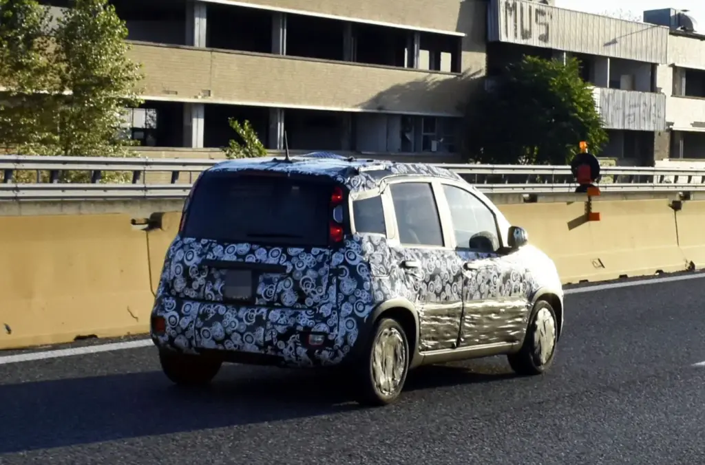 Fotos espía: Fiat utilizará el Panda/Pandina para 'salvar' Autobianchi 2 Motor16 Fiat Pandina Tributo Autobianchi espia 10 Motor16