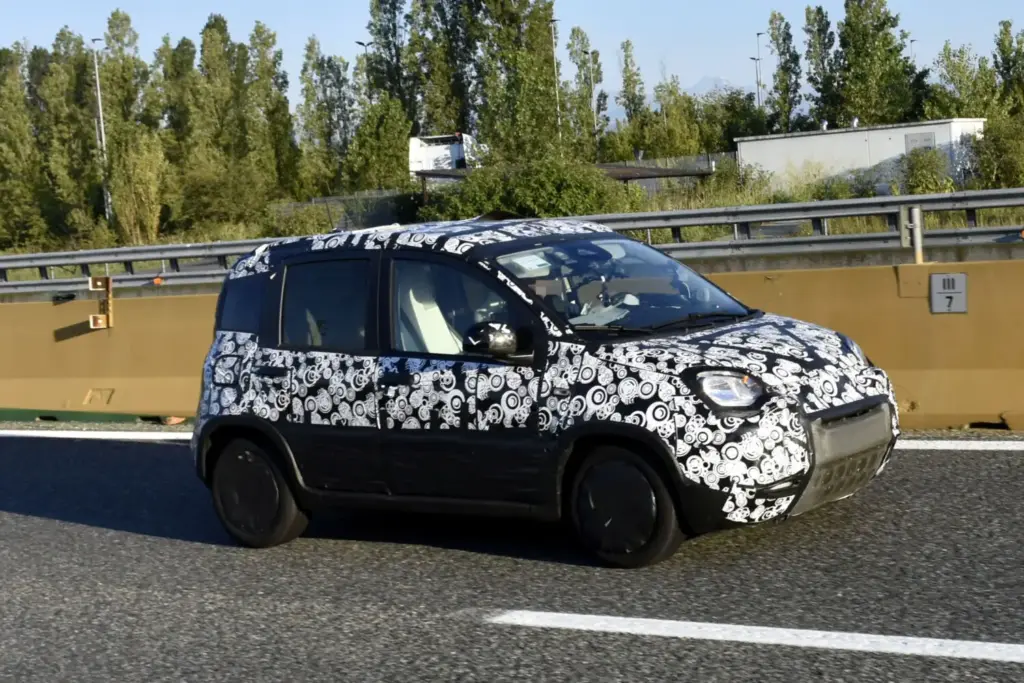 Fotos espía: Fiat utilizará el Panda/Pandina para 'salvar' Autobianchi 3 Motor16 Fiat Pandina Tributo Autobianchi espia 2 Motor16