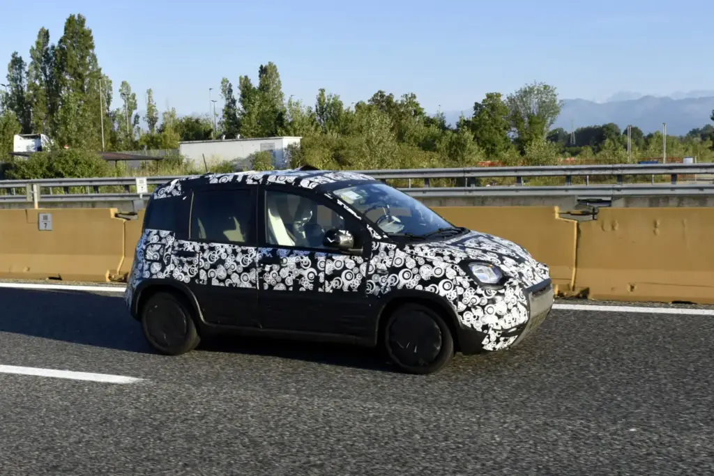 Fotos espía: Fiat utilizará el Panda/Pandina para 'salvar' Autobianchi 4 Motor16 Fiat Pandina Tributo Autobianchi espia 3 Motor16