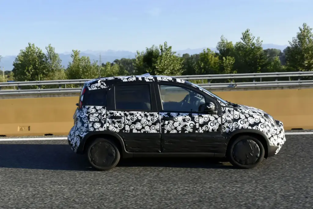 Fotos espía: Fiat utilizará el Panda/Pandina para 'salvar' Autobianchi 1 Motor16 Fiat Pandina Tributo Autobianchi espia (5)