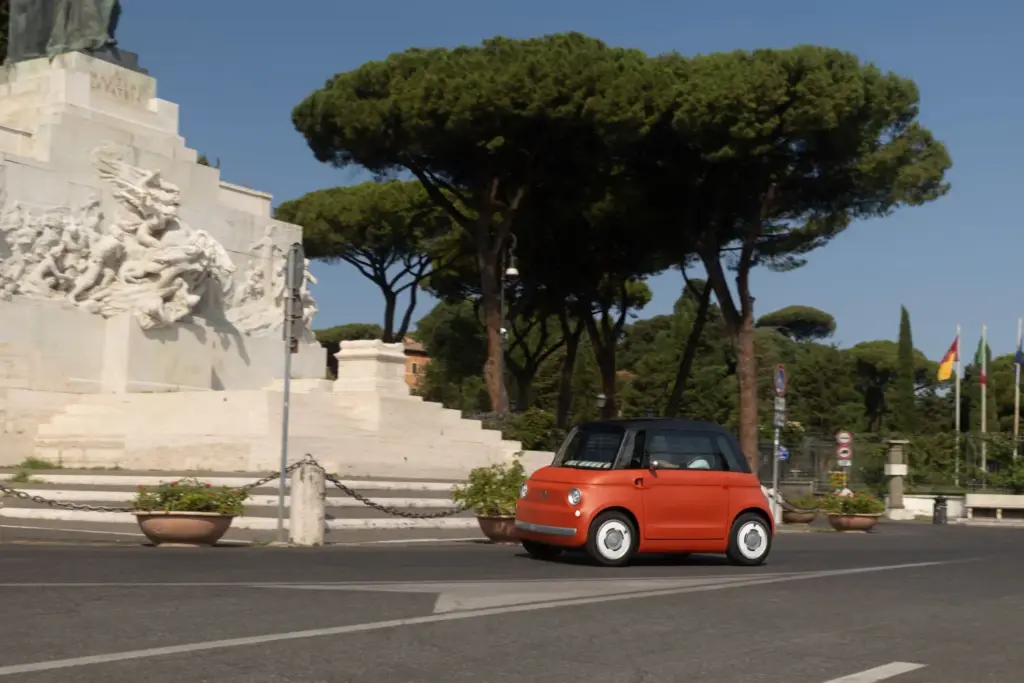 FIAT presenta sus planes en micromovilidad. El Topolino ya no está solo 16 Motor16 Fiat Topolino5 Motor16
