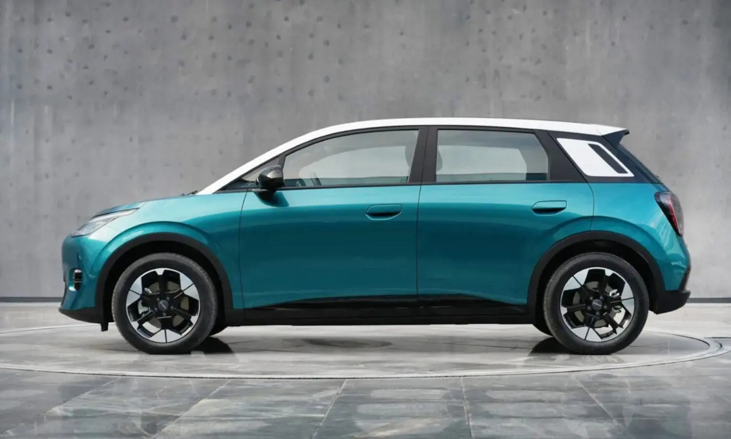 Llega el GAC Aion UT a 22.945 euros: el compacto eléctrico chino que rompe el mercado español