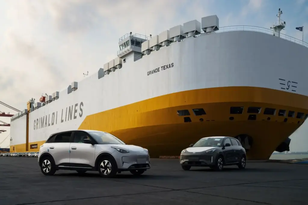 Geely E2: el eléctrico más vendido en China ya viaja rumbo a Europa 16 Motor16 GEELY E2 BARCO RUMBO EUROPA12 Motor16