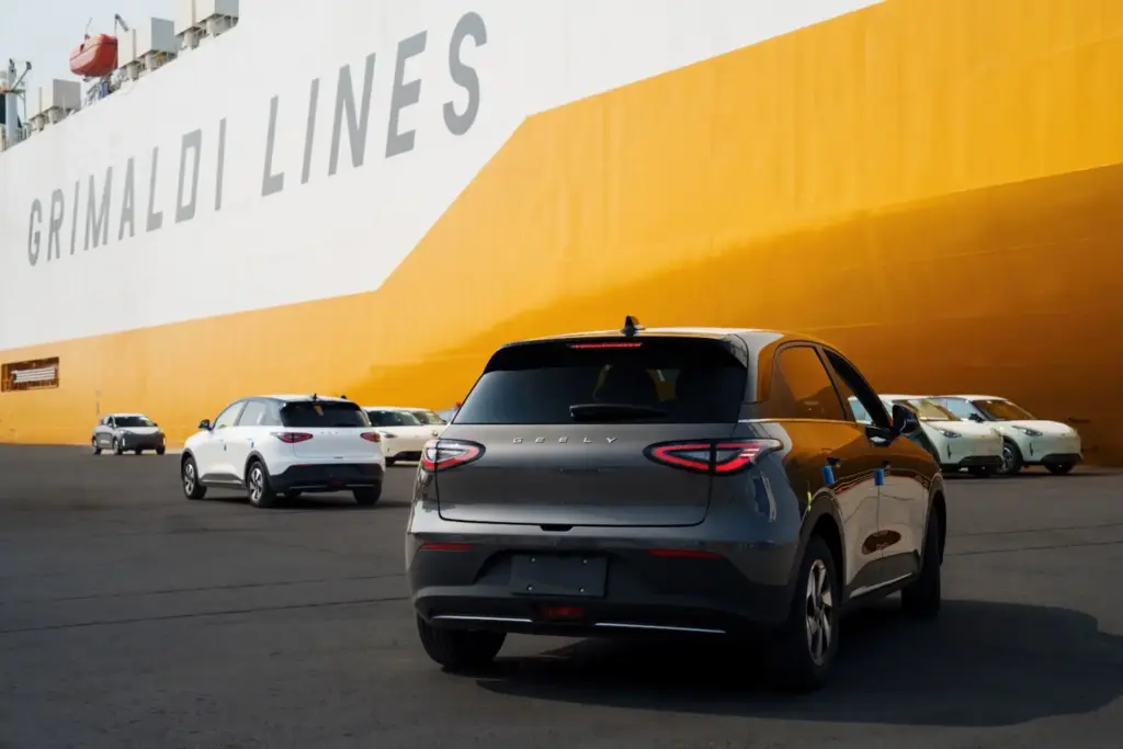 Geely E2: el eléctrico más vendido en China ya viaja rumbo a Europa 11 Motor16 GEELY E2 BARCO RUMBO EUROPA7 Motor16