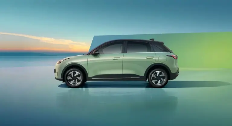 Geely EX2 eléctrico 2026: el pequeño chino que llega al Reino Unido con 255 km de autonomía
