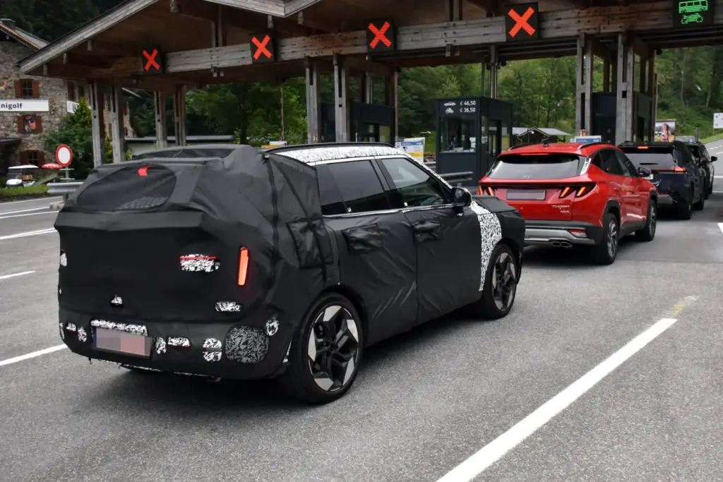 Hyundai Tucson 2027: el superventas coreano prepara una revolución en diseño y tecnología 16 Motor16 Hyundai Tucson 2027 espia 12 Motor16