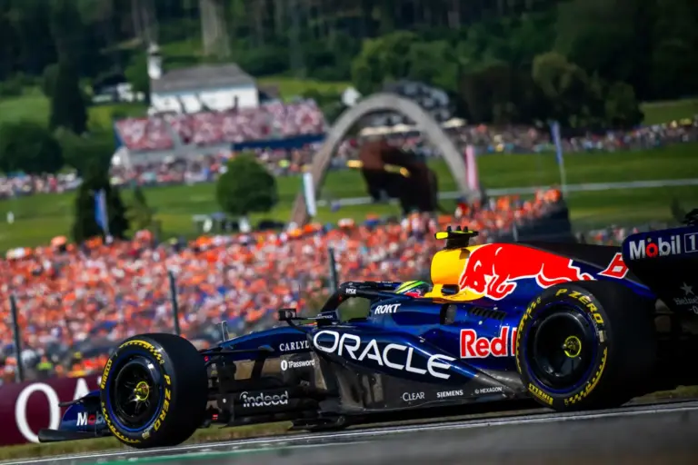Isack Hadjar y Red Bull muestran su progreso al competir con Ferrari y McLaren en Austria