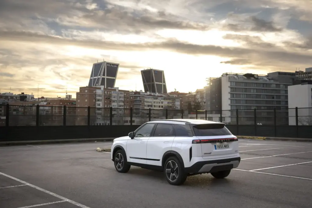 El JAECOO 7 SHS híbrido enchufable y los cuatro pilares con los que conquista el mercado: diseño y espacio 1 Motor16 JAECOO 7 SHS HIBRIDO ENCHUFABLE ESTILO Y DISENO 9 Motor16