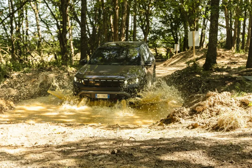 Probamos el nuevo Jeep Compass 4xe, con 375 CV eléctricos y gran capacidad offroad 24 Motor16 Jeep Compass 4xe 16 Motor16