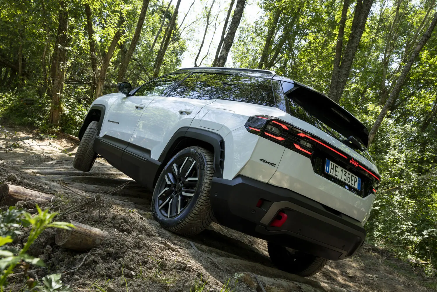 Jeep acumula 160 días de inventario y con descuentos por debajo de la media en Norteamérica
