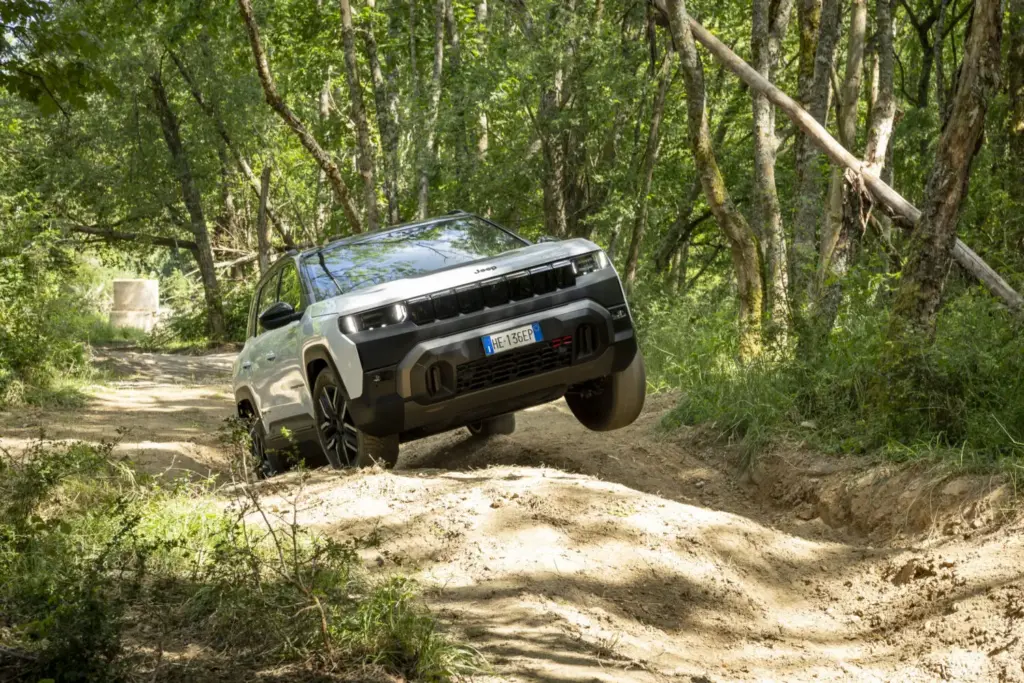 Probamos el nuevo Jeep Compass 4xe, con 375 CV eléctricos y gran capacidad offroad 3 Motor16 Jeep Compass 4xe 7 Motor16