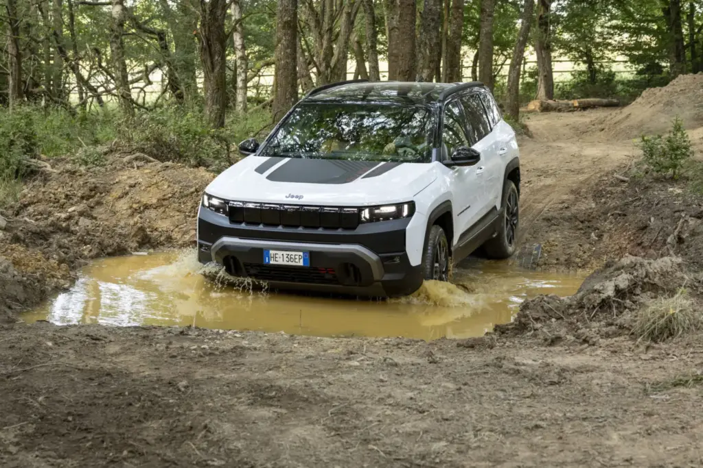 Probamos el nuevo Jeep Compass 4xe, con 375 CV eléctricos y gran capacidad offroad 7 Motor16 Jeep Compass 4xe 9 Motor16