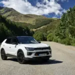 El KGM Korando se vende en España por 19.900 euros: el SUV bifuel con etiqueta ECO y 1.200 km de autonomía