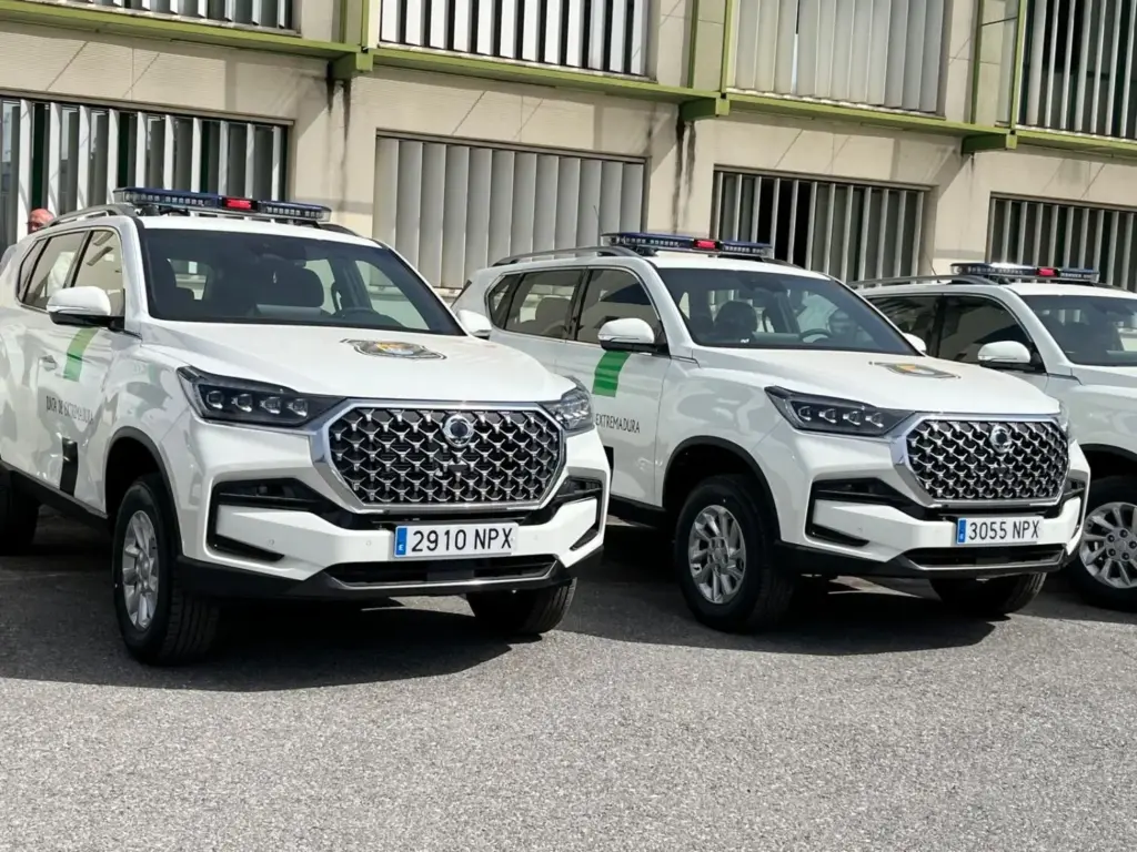 La Comunidad Valenciana estrena 21 todoterreno de KGM para vigilar montes, incendios y fauna 2 Motor16 KGM Rexton Junta de Extremadura