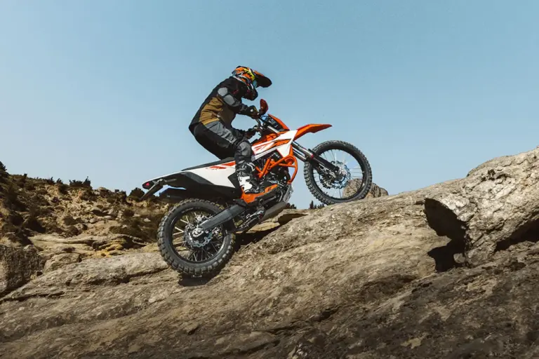 KTM 690 Rally: la trail monocilíndrica con ADN Dakar se acerca a la producción en 2026