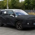 El Kia Sportage 2028 ya toma forma: más autonomía eléctrica y un interior completamente digital