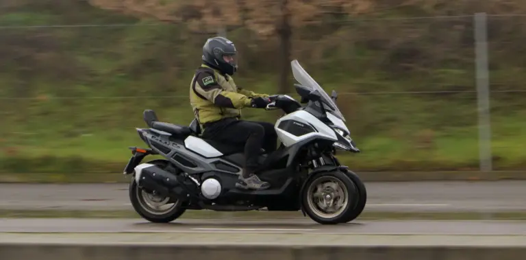Prueba del Kymco CV3 575: Tres ruedas para conquistarlos a todos