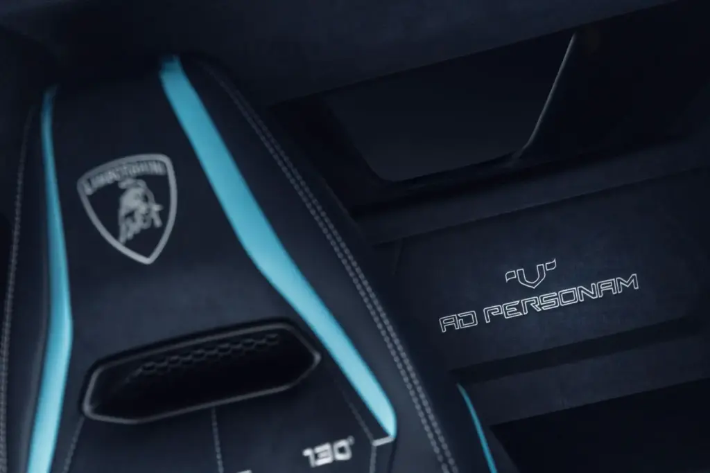 Lamborghini presenta dos Temerarios exclusivos, inspirados en la sastrería italiana 11 Motor16 LAMBORGHINI TEMERARIO AD PERSONAM 7 Motor16