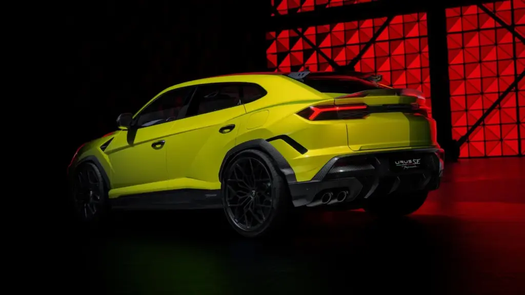 LAMBORGHINI URUS SE PERFORMANTE 14 Motor16
