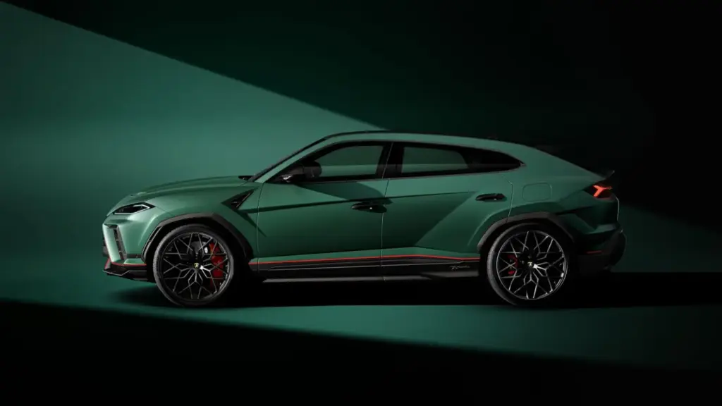 LAMBORGHINI URUS SE PERFORMANTE 36 Motor16