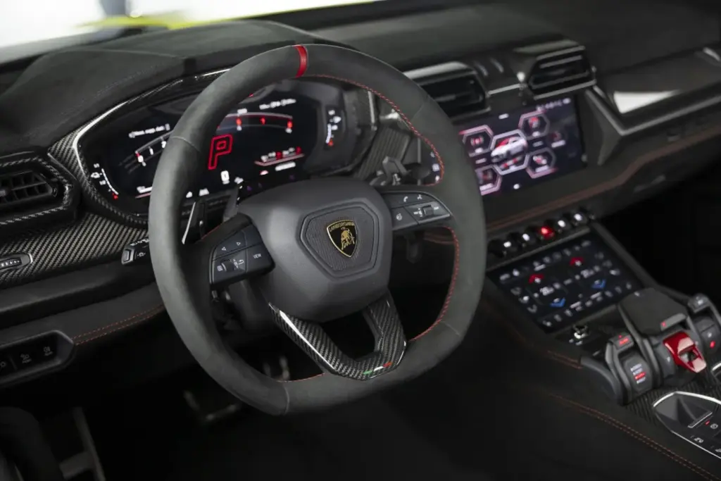 LAMBORGHINI URUS SE PERFORMANTE 41 Motor16