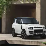 Land Rover renueva el Defender con la versión Vertex, motores de seis cilindros y una configuración inédita de seis plazas