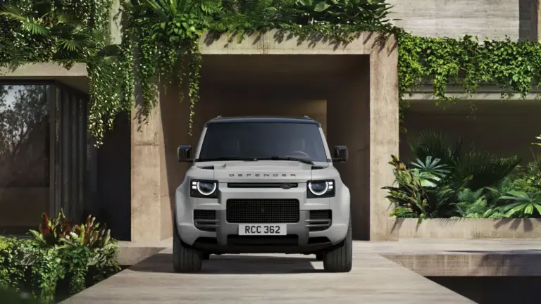 Defender mueve su producción a Estados Unidos: JLR usará plataformas de Stellantis para esquivar aranceles