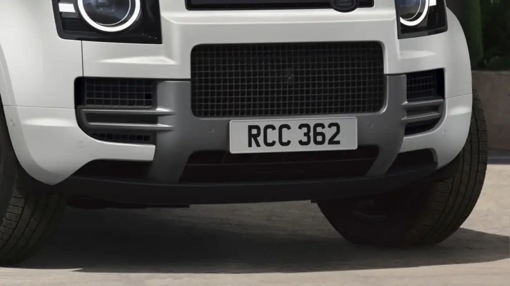 Land Rover renueva el Defender con la versión Vertex, motores de seis cilindros y una configuración inédita de seis plazas 8 Motor16 LAND ROVER DEFENDER VERTEX 5 Motor16