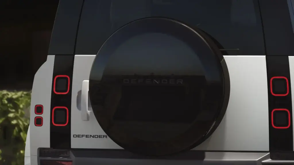 Land Rover renueva el Defender con la versión Vertex, motores de seis cilindros y una configuración inédita de seis plazas 10 Motor16 LAND ROVER DEFENDER VERTEX 7 Motor16