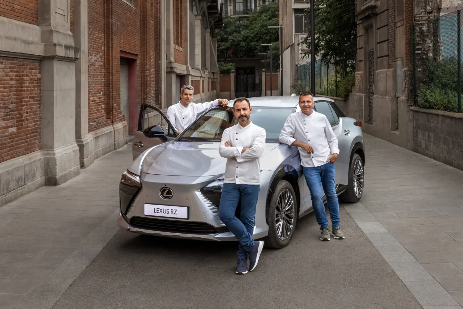 Lexus, Disfrutar