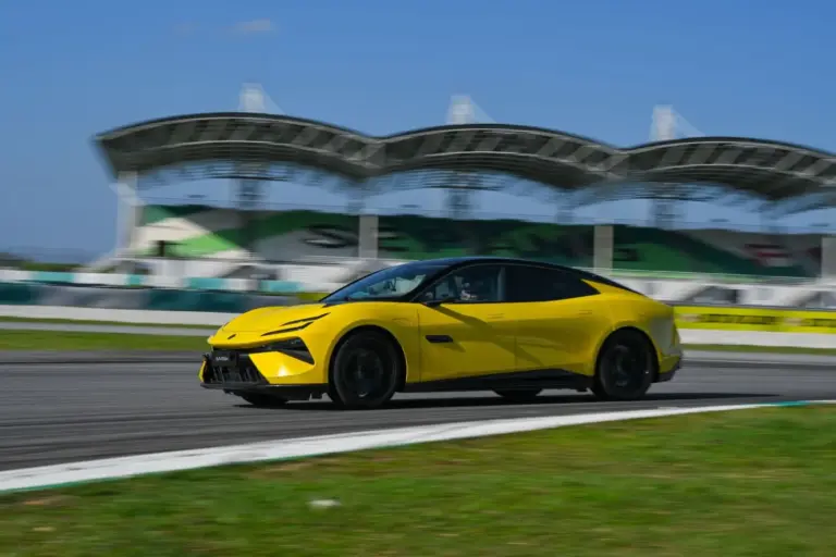 El Lotus Emeya 900 pulveriza un increíble récord en Sepang