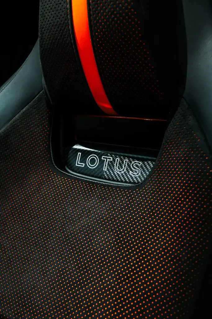 Lotus Emira 420 Sport 15 Motor16