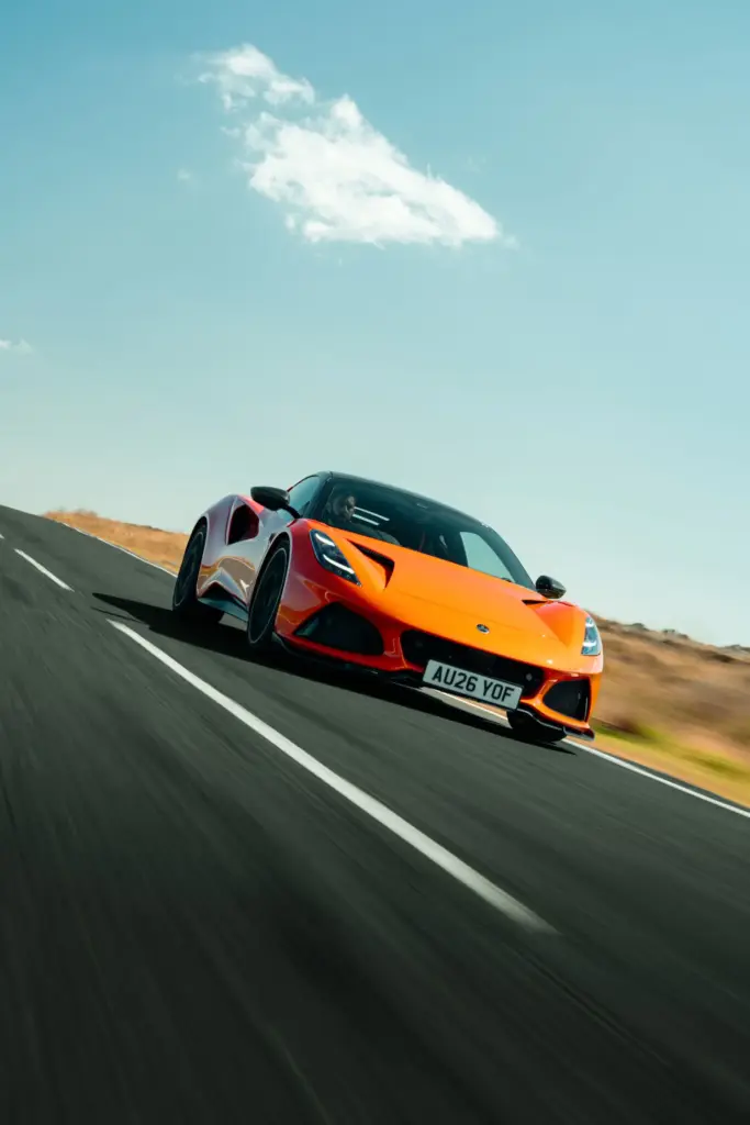 Lotus Emira 420 Sport 27 Motor16
