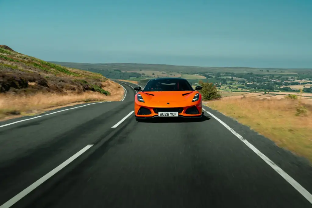 Lotus Emira 420 Sport 36 Motor16