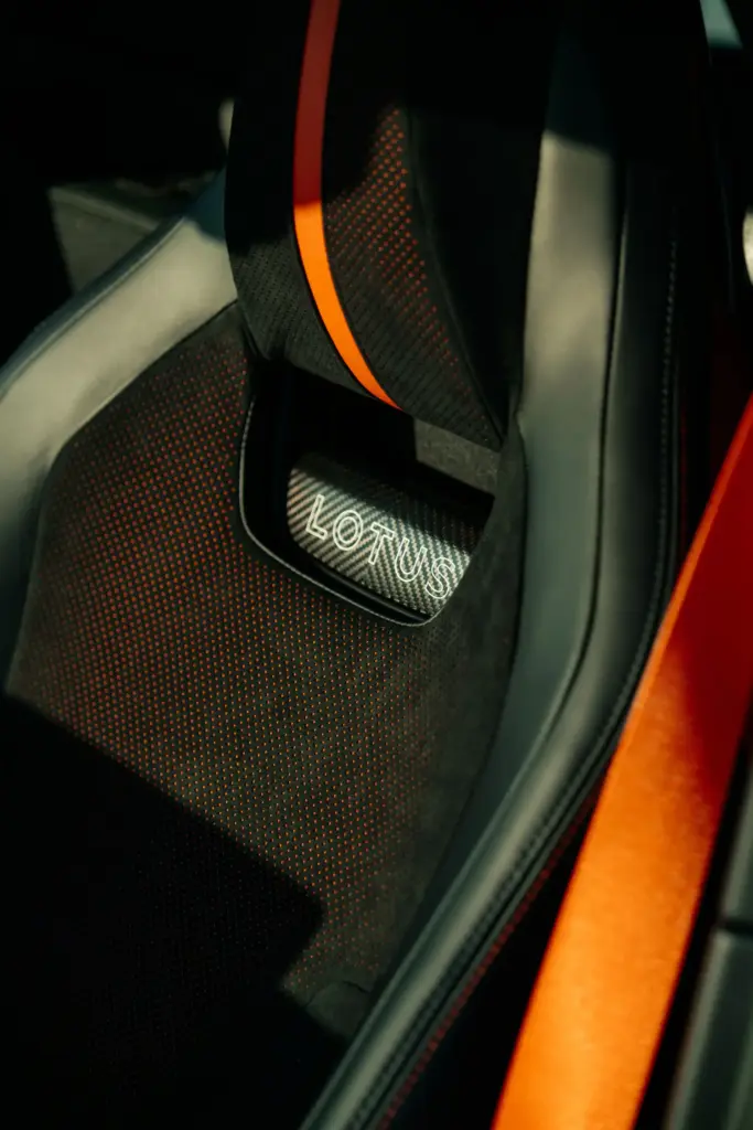 Lotus Emira 420 Sport 42 Motor16