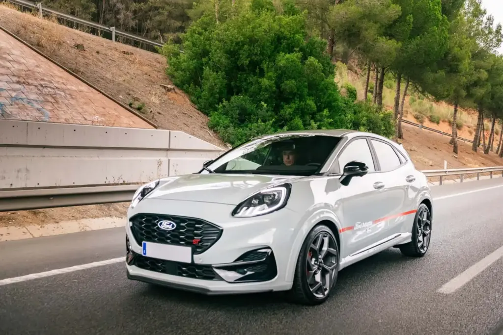 MARC ROMA FORD PUMA ST ADAPTADO9 Motor16