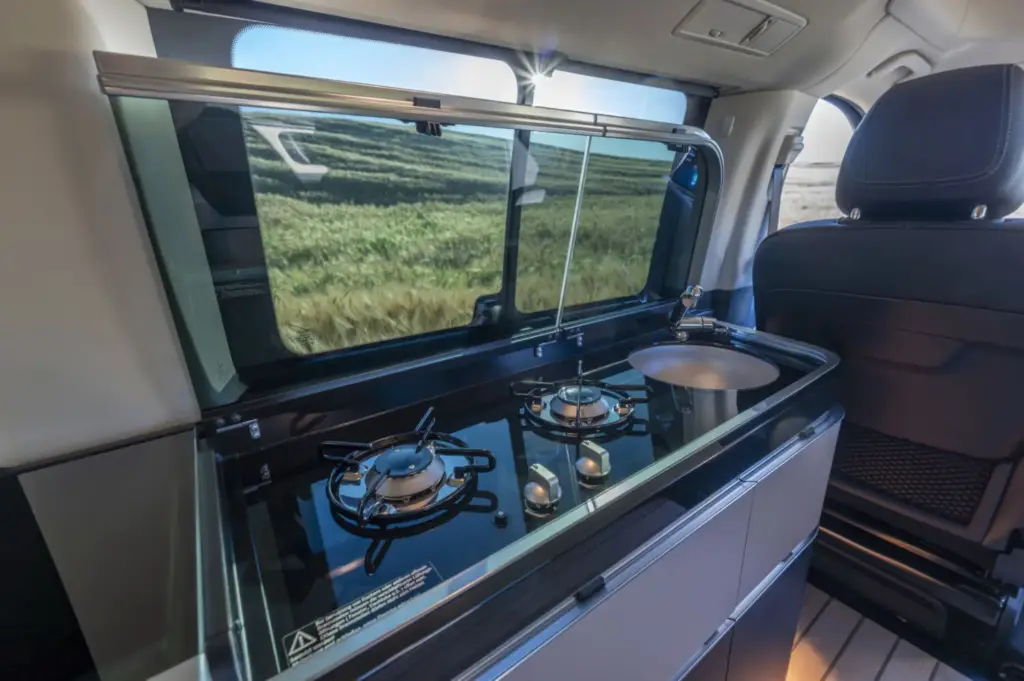 Marco Polo 2026: más 'metros cuadrados' para la casa rodante de Mercedes-Benz 4 Motor16 MERCEDES BENZ MARCO POLO 2026 18 Motor16