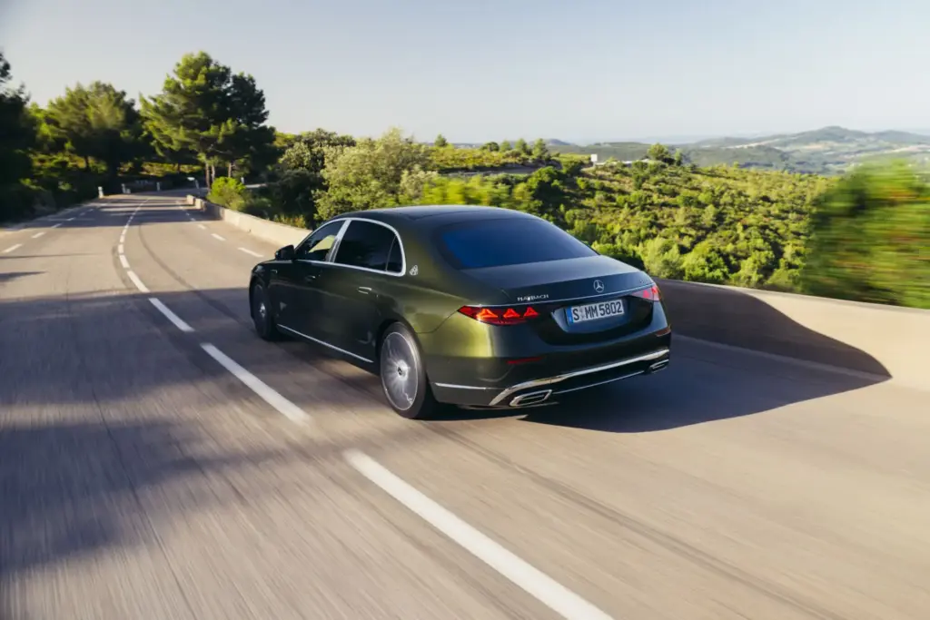 Mercedes-Maybach Clase S: motores electrificados para la mayor actualización de su historia 4 Motor16 Mercedes-Maybach Clase S