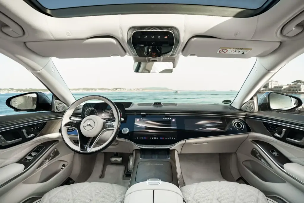 Mercedes-Maybach Clase S: motores electrificados para la mayor actualización de su historia 3 Motor16 MERCEDES MAYBACH CLASE S 24 Motor16