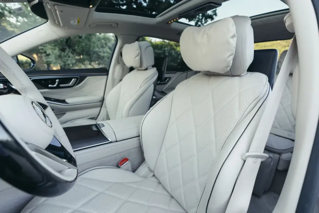 Mercedes-Maybach Clase S: motores electrificados para la mayor actualización de su historia 29 Motor16 MERCEDES MAYBACH CLASE S 25 Motor16