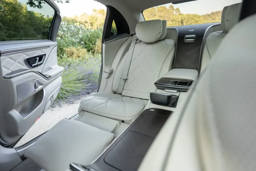 Mercedes-Maybach Clase S: motores electrificados para la mayor actualización de su historia 31 Motor16 MERCEDES MAYBACH CLASE S 27 Motor16