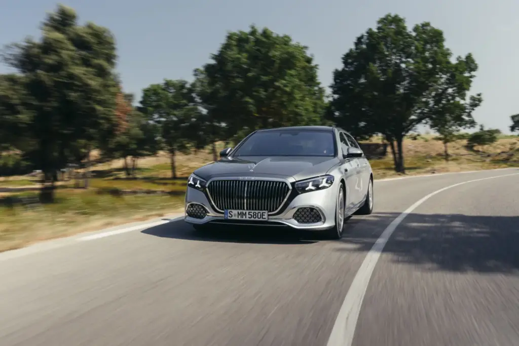 Mercedes-Maybach Clase S: motores electrificados para la mayor actualización de su historia 33 Motor16 MERCEDES MAYBACH CLASE S 29 Motor16