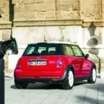 BMW Group celebra en vídeo el difícil equilibrio entre tradición e innovación que ha marcado la historia de MINI