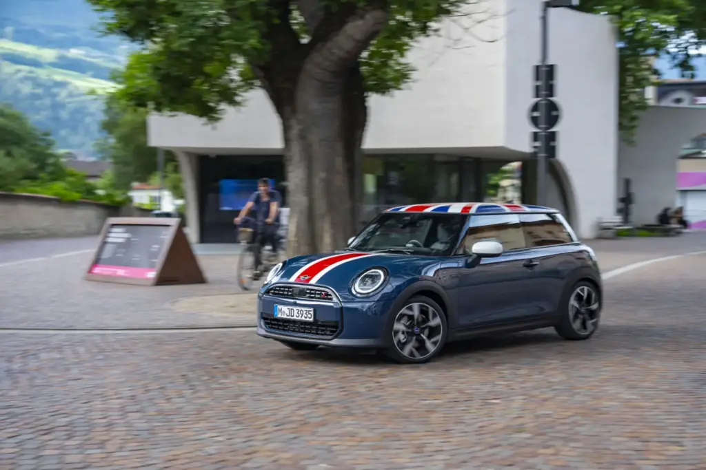 MINI Cooper Oxford Edition: 100 unidades para España 6 Motor16 MINI Cooper Oxford Edition 1 Motor16