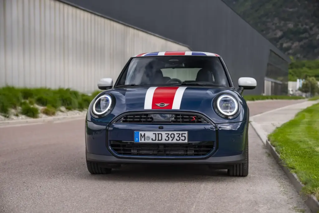 MINI Cooper Oxford Edition: 100 unidades para España 4 Motor16 MINI Cooper Oxford Edition 4 Motor16