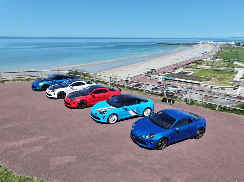 El último A110 de gasolina cierra una era mientras Alpine prepara su salto al deportivo eléctrico 2 Motor16 Mas de 35000 Alpine A110 2.jpg Motor16