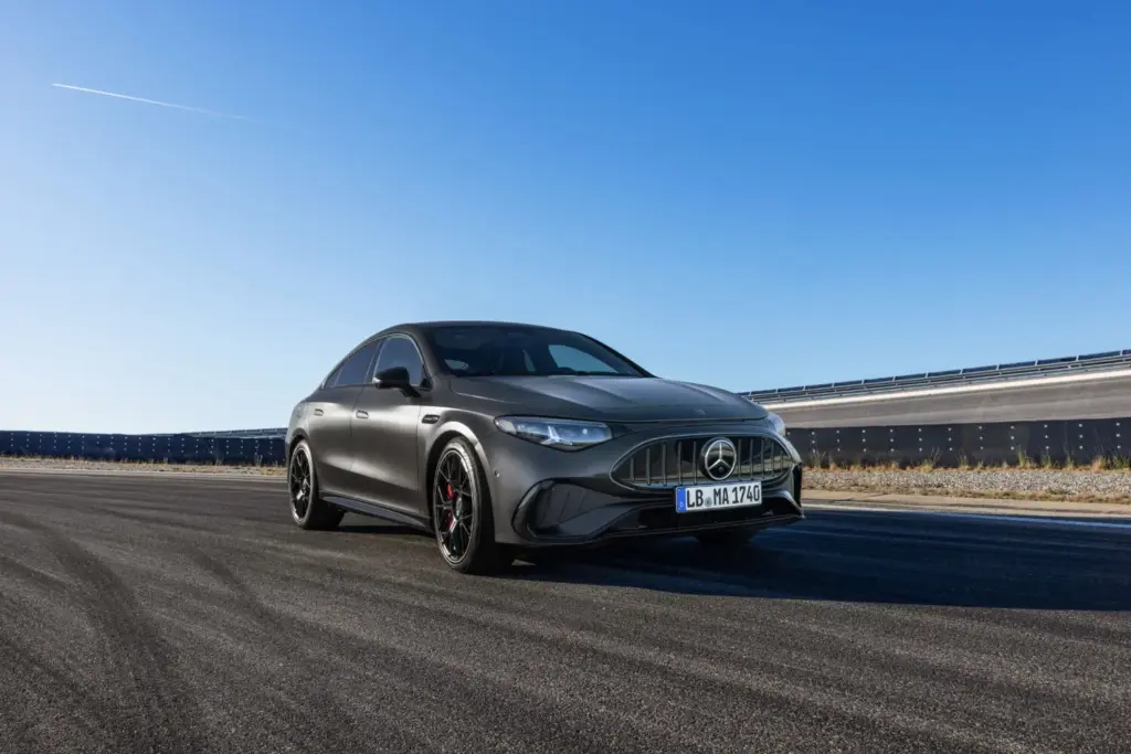 Mercedes AMG CLA 45 14 Motor16