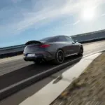 Sonido sintético en coches eléctricos: AMG elige shakers y Alpine busca su propia firma acústica